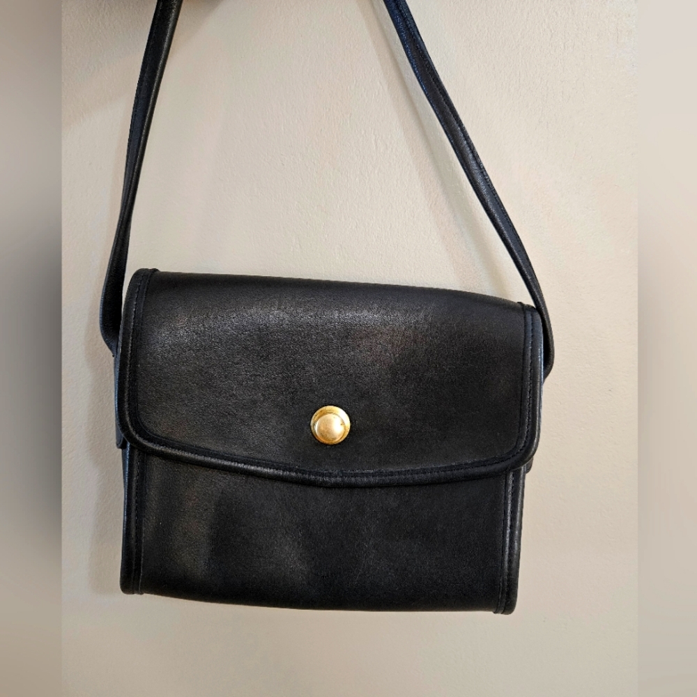 Coach Chrystie 9892 rare vintage black glove tanned leather crossbody bag